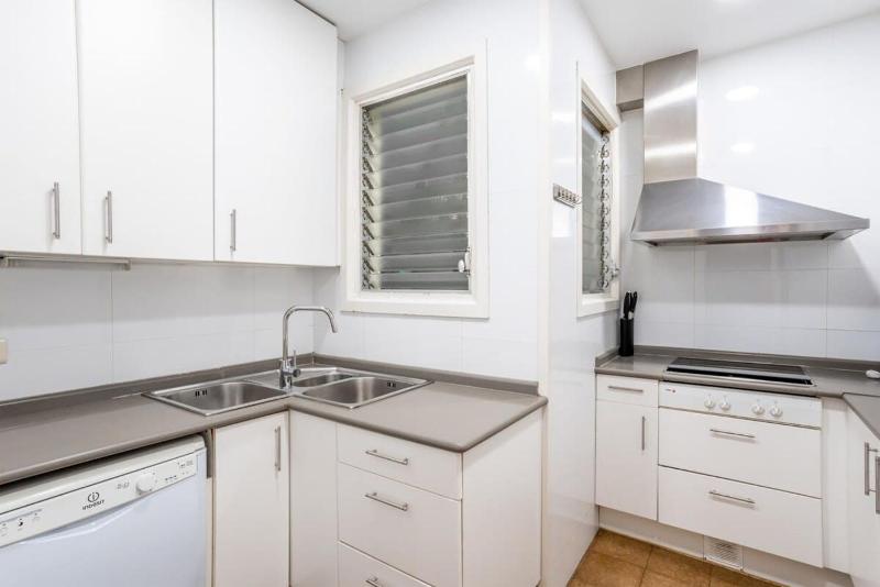 The Collection Barcelona - Sants Estacio - Modern and comfy 4BD for 8 guests - image 14