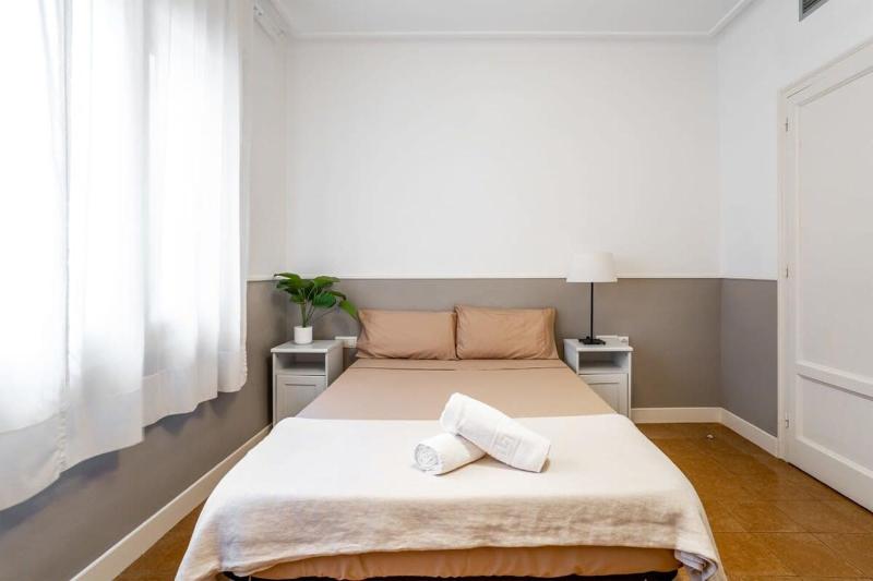 The Collection Barcelona - Sants Estacio - Modern and comfy 4BD for 8 guests - image 9