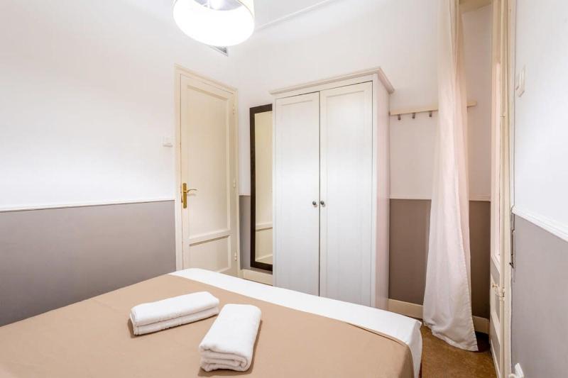 The Collection Barcelona - Sants Estacio - Modern and comfy 4BD for 8 guests - image 12