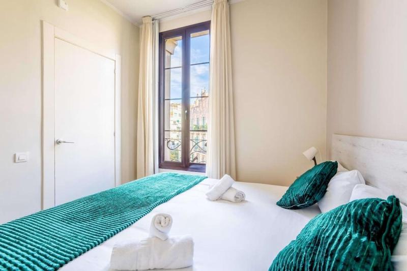 The Collection Barcelona - Eixample next to Paseo de Gracia modern 3BD - image 9