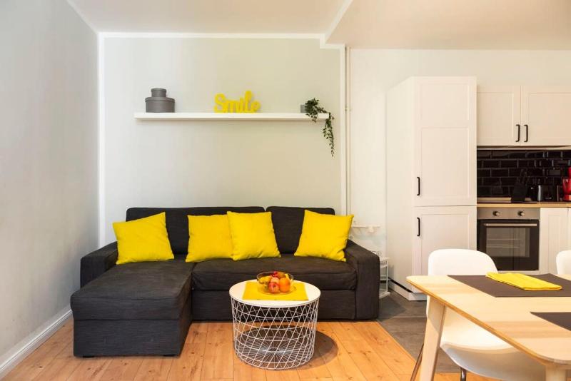 Cosy Two BR plus Self Checkin plus Street Parking - image 8