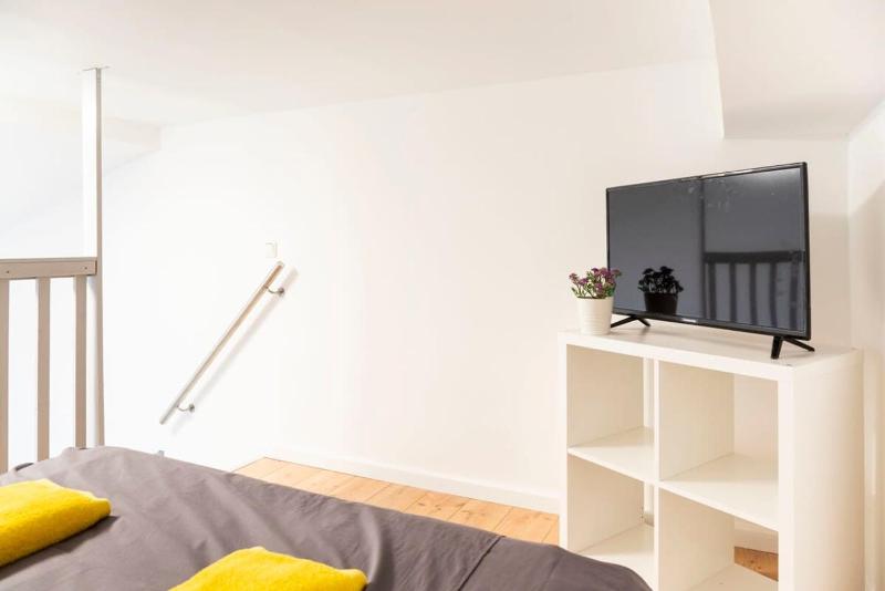 Spacious loft style Studio in Berlin Wilmersdorf - image 2