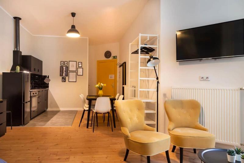 Great Apartment close to Kudamm - image 5