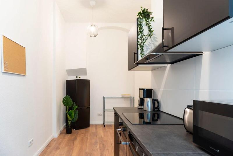 Modern 2 Bedroom Apartment in Berlin Schöneberg - image 2
