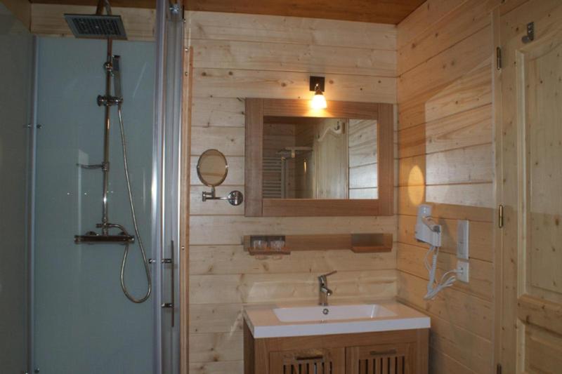 Mobile Home image 2