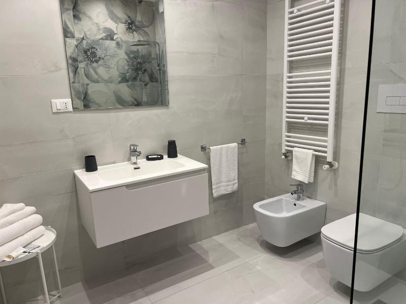 Triple Room with Bathroom image 2