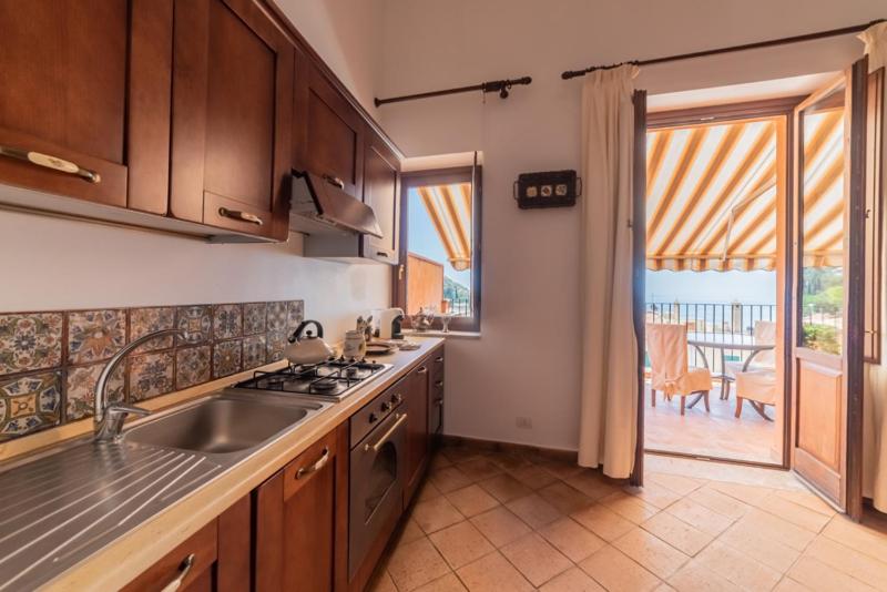 Deluxe Apartment image 2