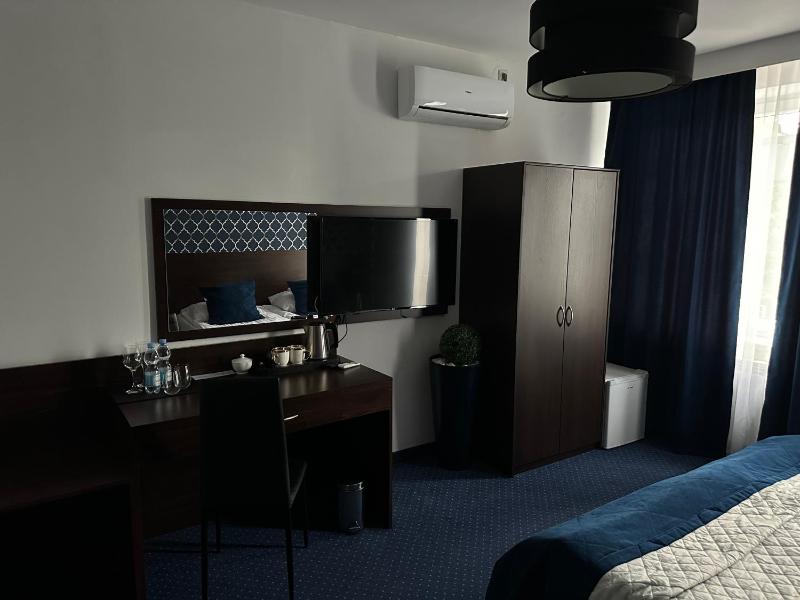 Double Room image 1