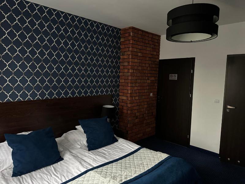 Double Room image 4