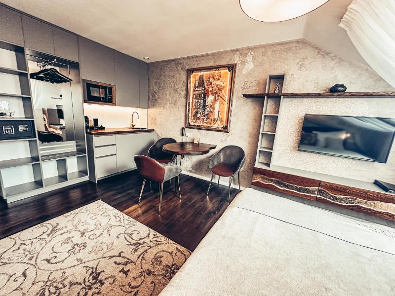 Alfons Boutique Hotel - image 7