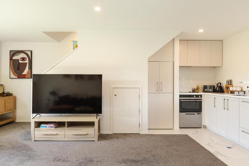 Modern 2 bedroom by Hagley Park - image 9