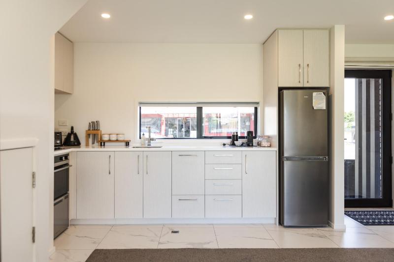 Modern 2 bedroom by Hagley Park - image 13