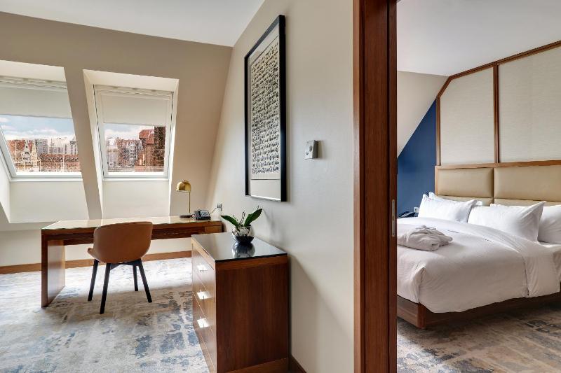 King Suite with River View  image 4