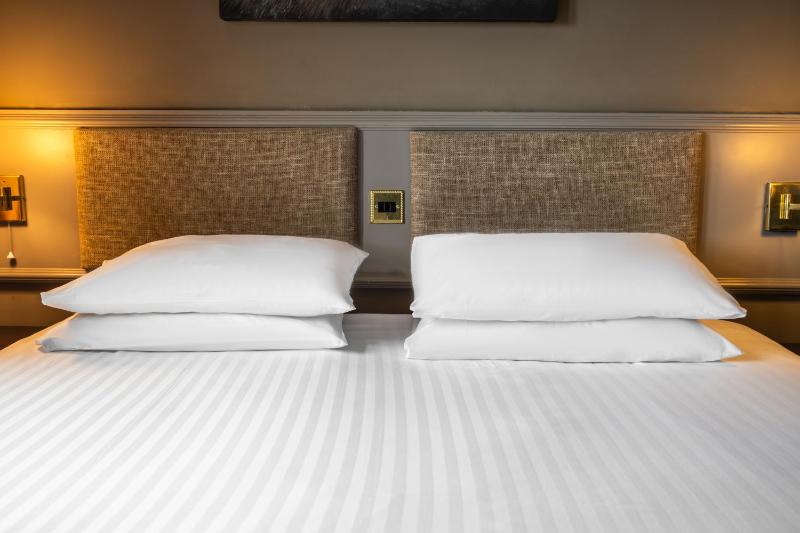 Standard Double Room image 4
