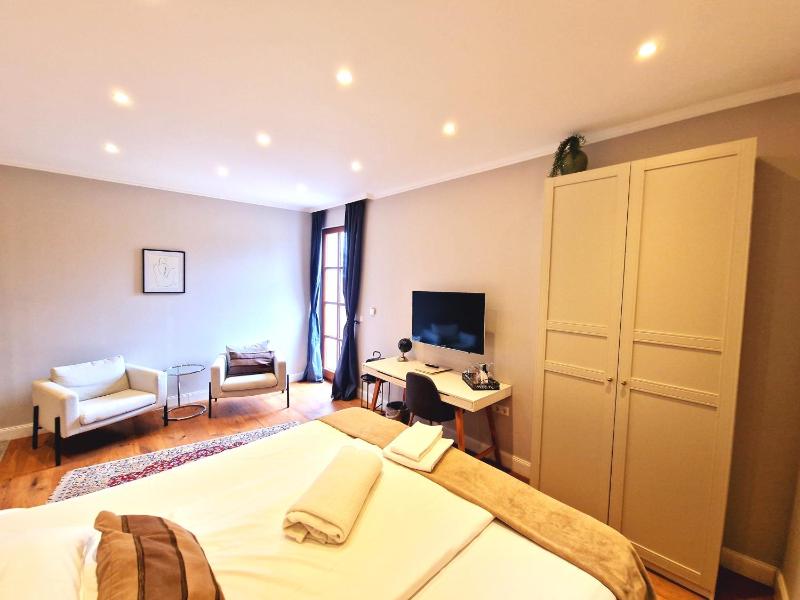 Superior Double Room with Terrace image 3