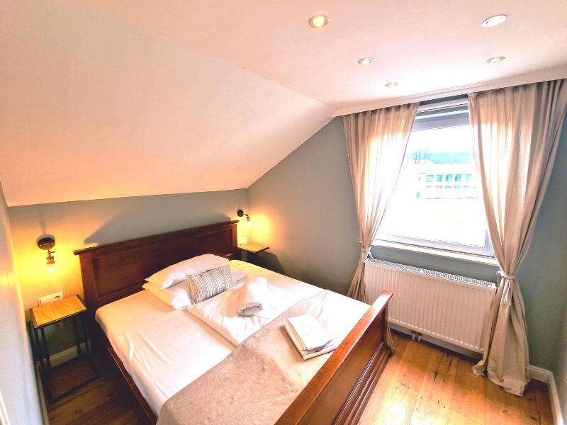 Luxury Double Room image 3