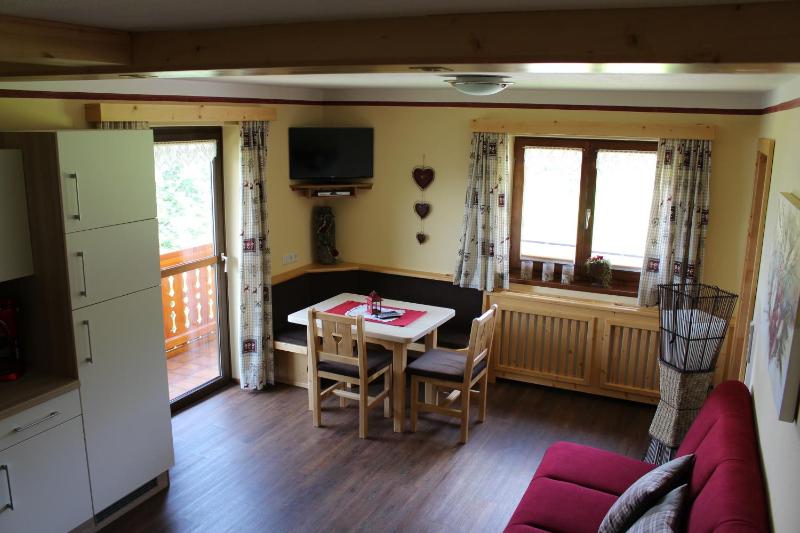 One-Bedroom Apartment image 3