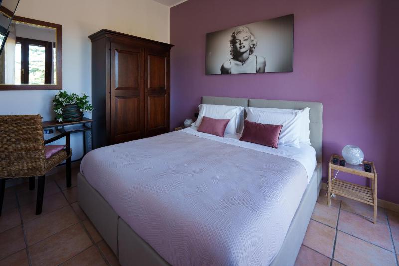 Standard Double or Twin Room image 1