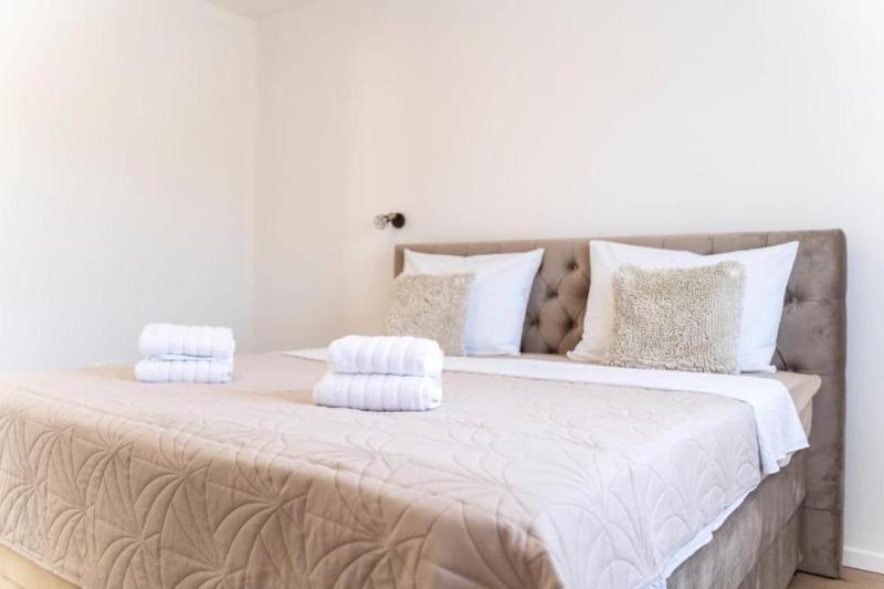 Apartmani Carmen - image 3