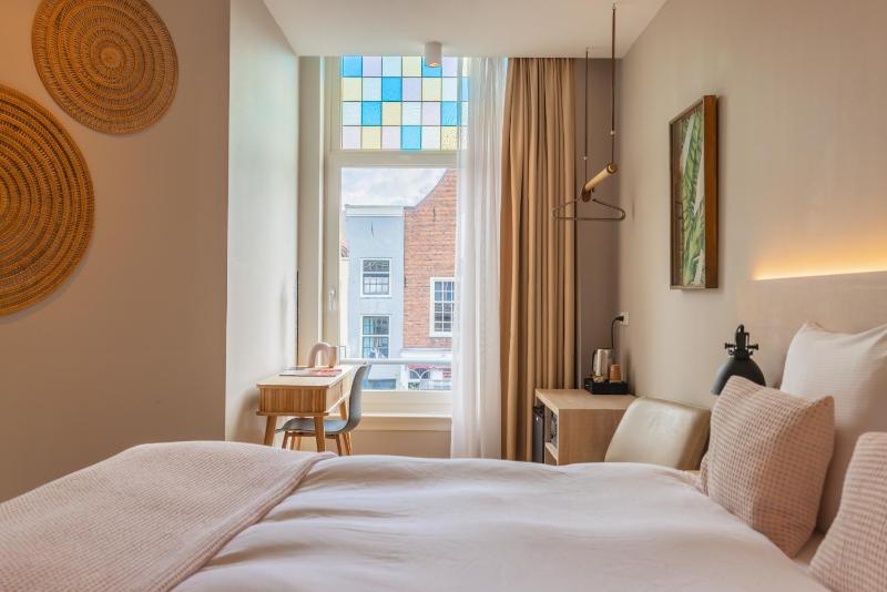 Standard Double Room image 3