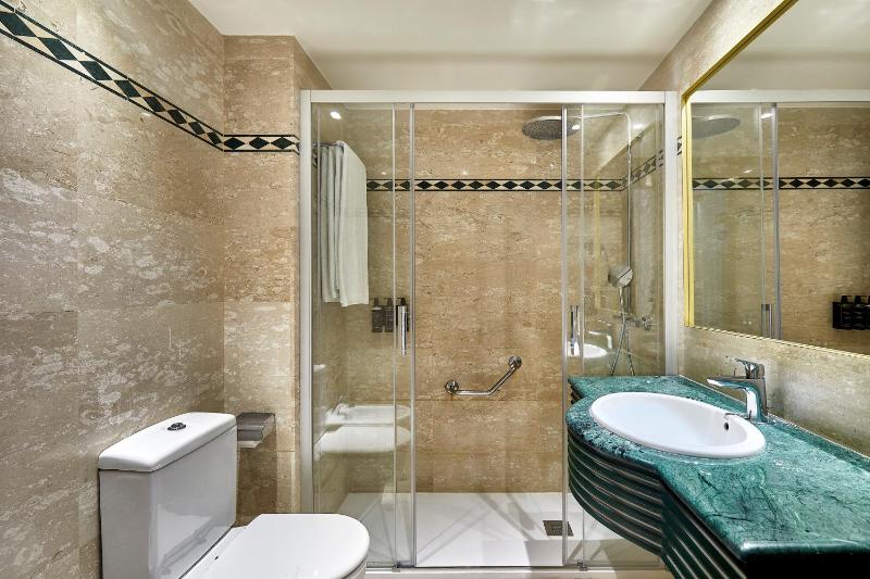 Triple Room image 3