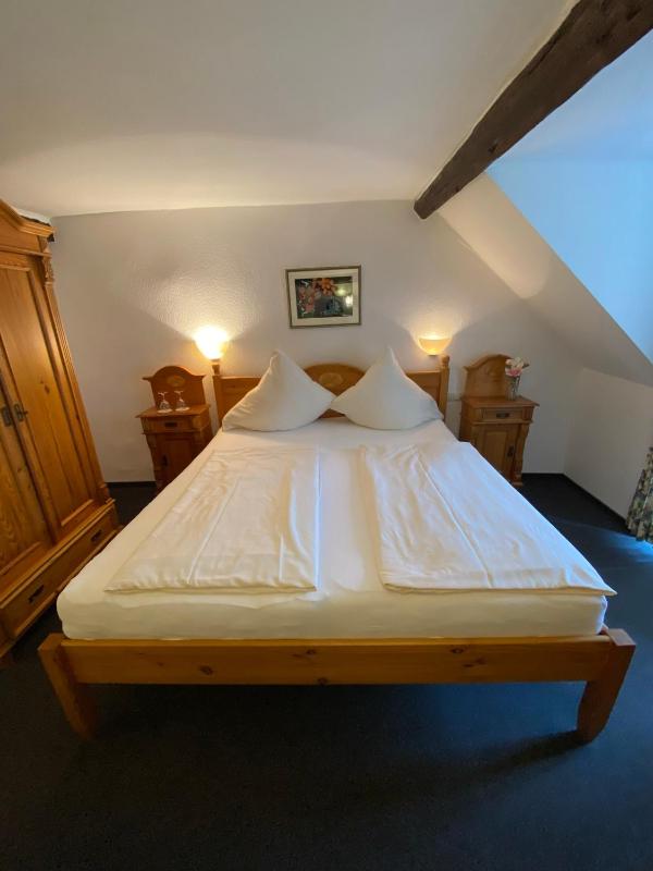 Double Room image 4