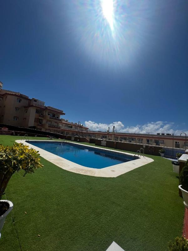 Large Apartment with Sea Views & Terrace - image 8