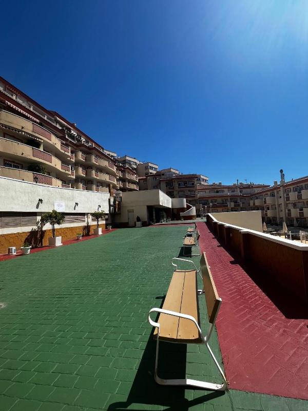 Large Apartment with Sea Views & Terrace - image 6