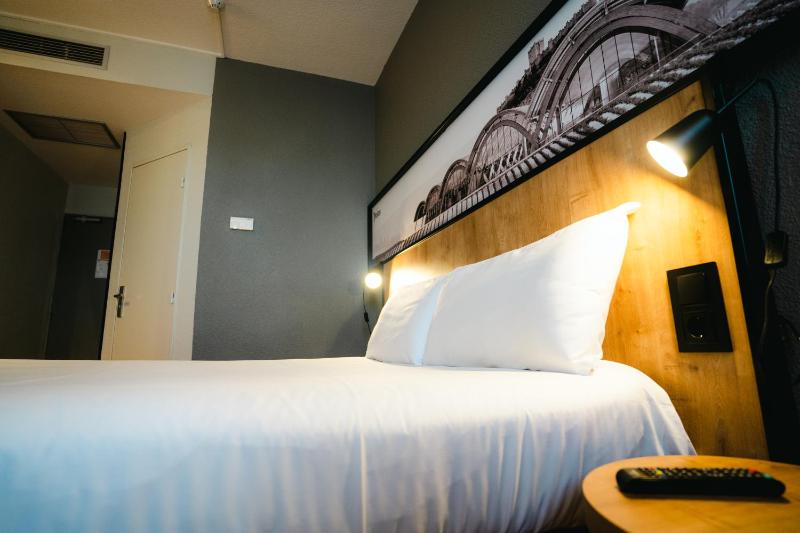 Double Room image 2