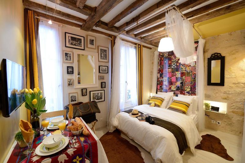 Studio - D2DD - Bollywood Fox image 1