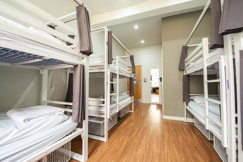 Bed in 8-Bed Dormitory Room image 1