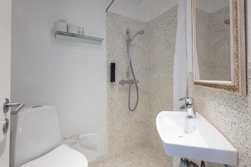 Double Room image 3