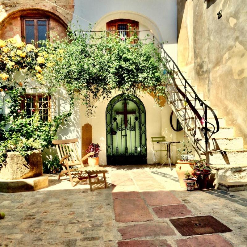 Oliva Courtyard Guesthouse Images