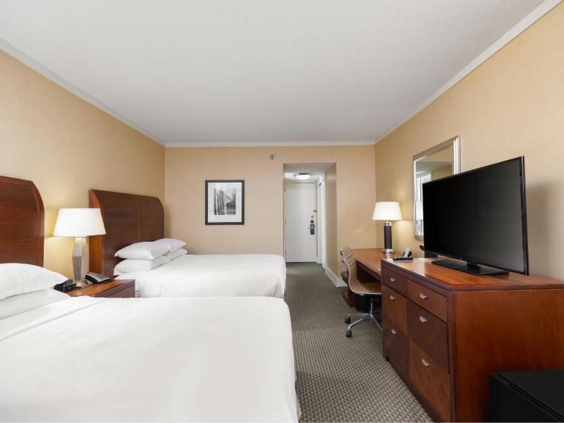 Double Room with Two Double Beds - Hearing Accessible  image 4