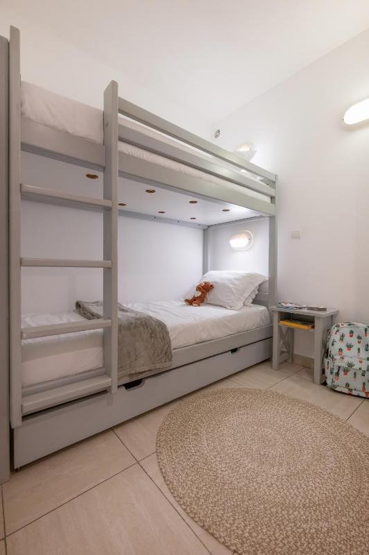 Studio Apartment image 3