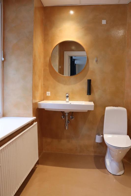 Small Double Room image 3