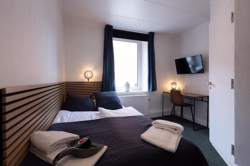 Small Single Room image 4