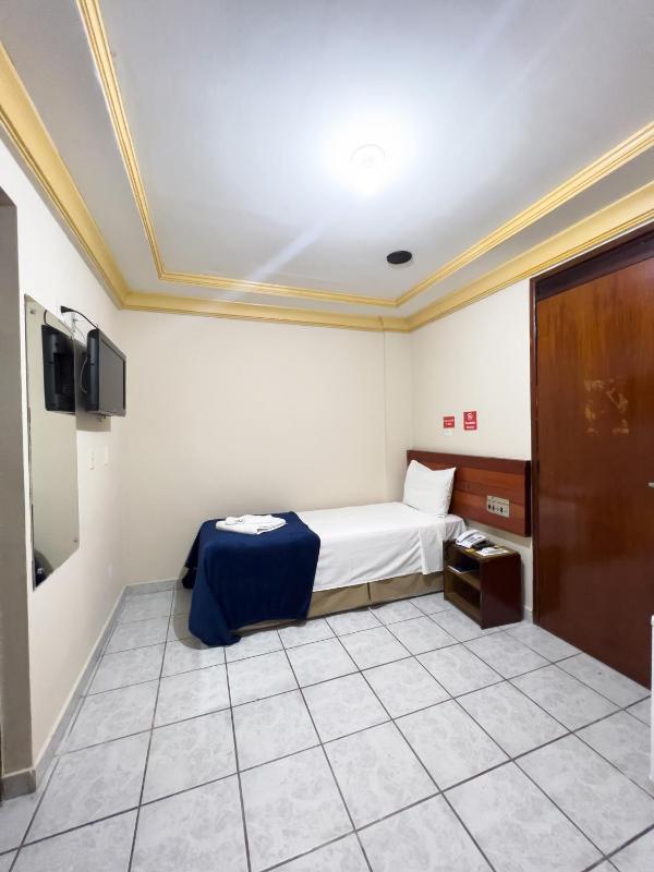 Central Hotel - image 15