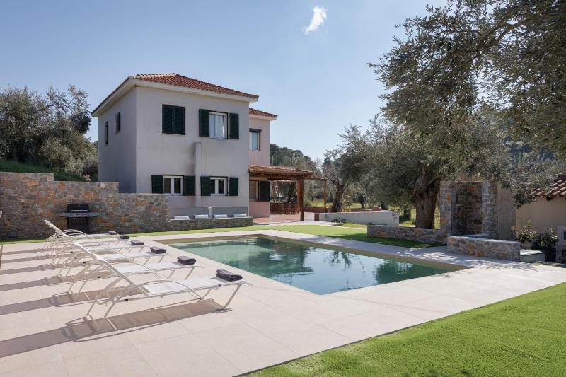 Nature Retreat Skiathos Villa - image 1