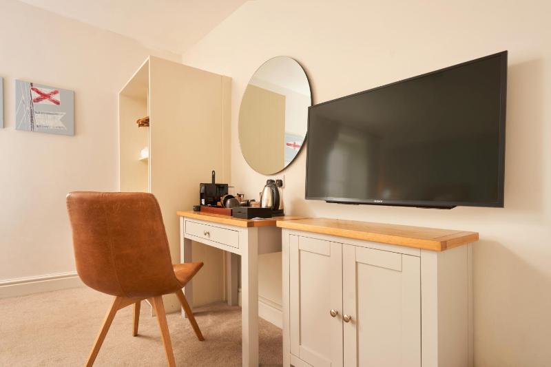 Standard Double Room image 4