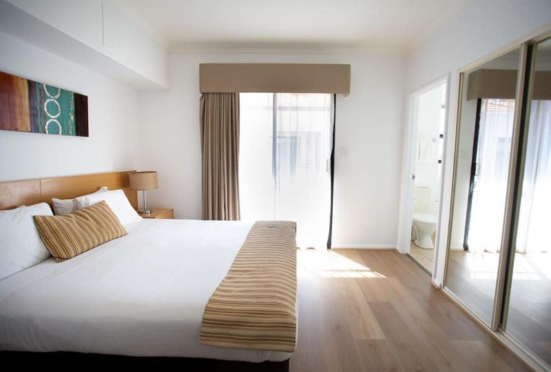 Holiday Apartment with Pool and WiFi - image 16
