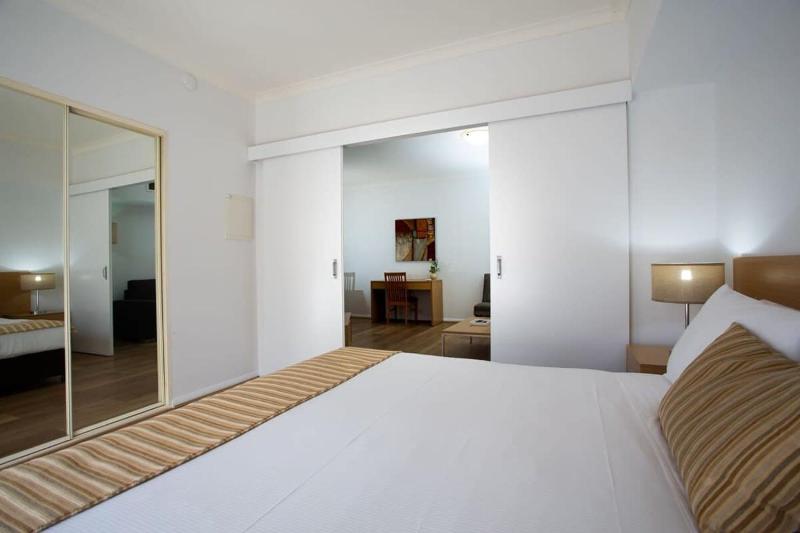 Holiday Apartment with Pool and WiFi - image 11