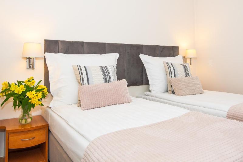 Standard Twin Room image 2