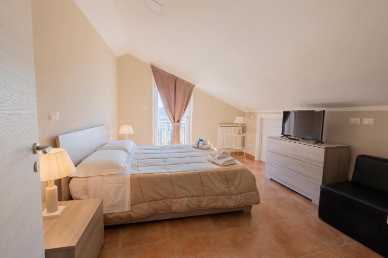 Two-Bedroom Suite with Balcony image 1
