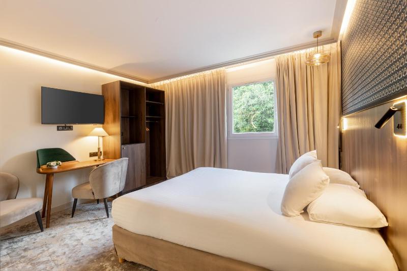 Privilege Double Room image 2