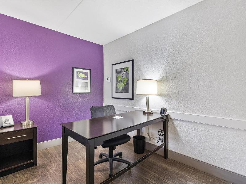 Deluxe Double Room with Two Double Beds image 2