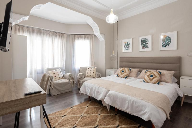 Nice lodging near the Plaza de Toros - image 1