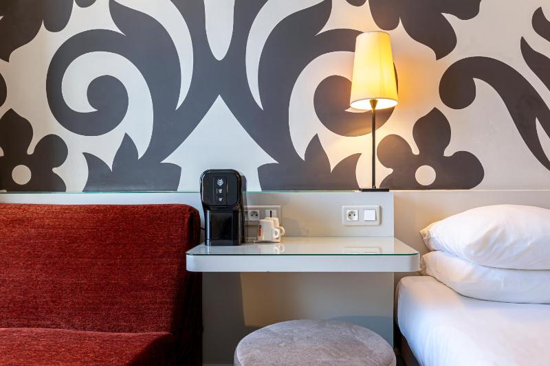 Standard Triple Room image 2