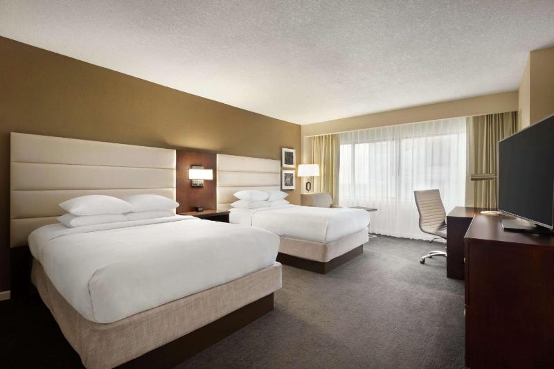 Queen Room with Two Queen Beds image 3