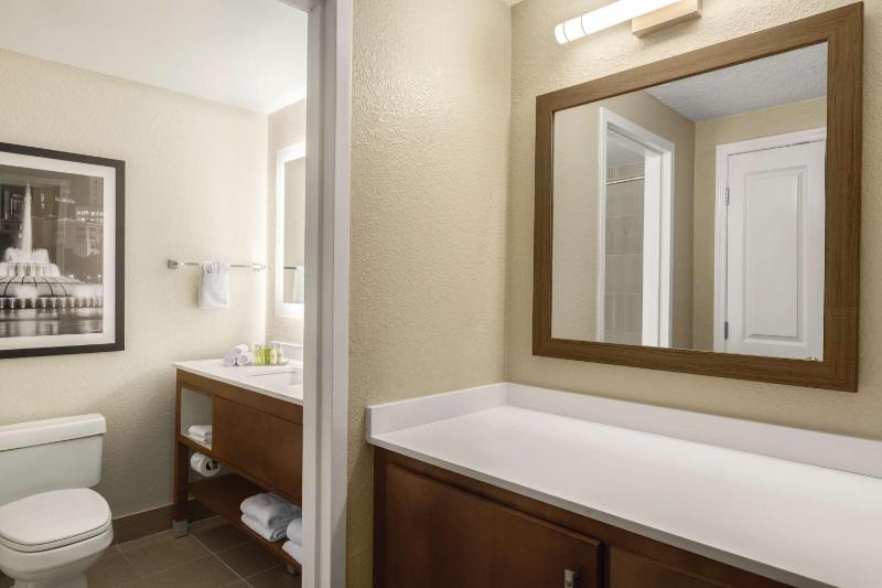 Corner King Room image 4
